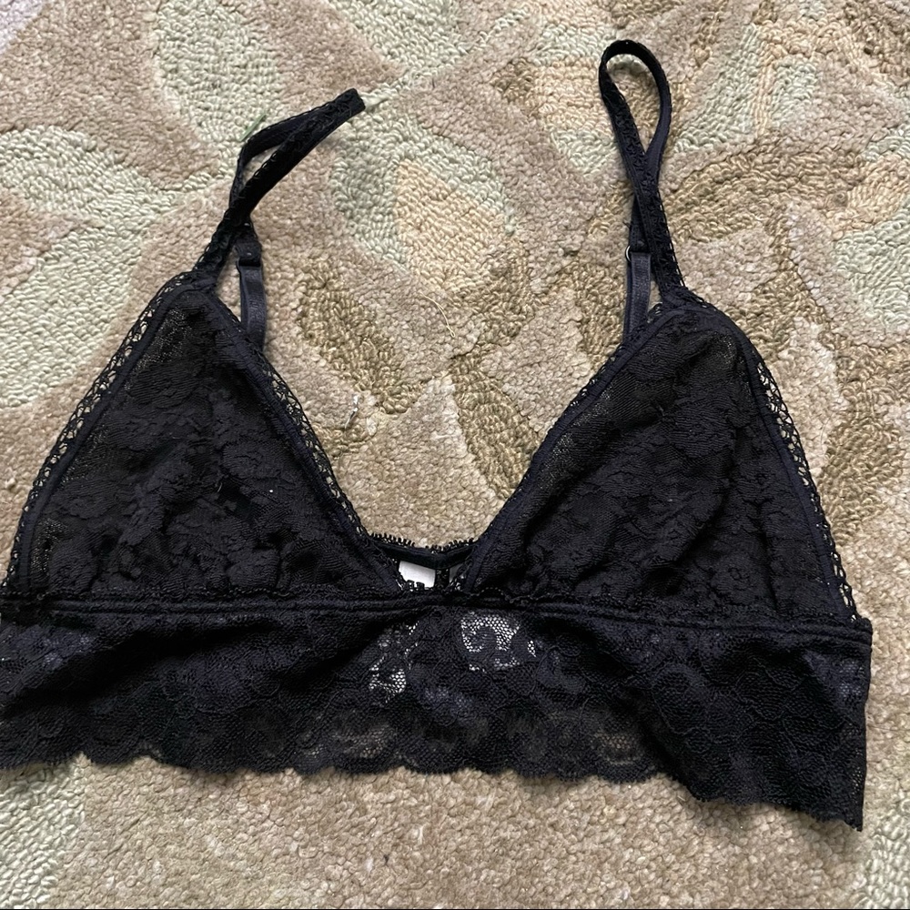 Divided black lace bralette size 6
